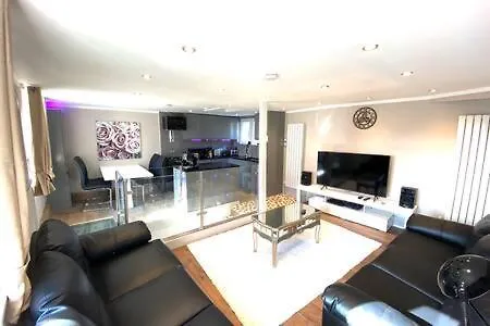 Modern Stylish Apartment At Brighton Station