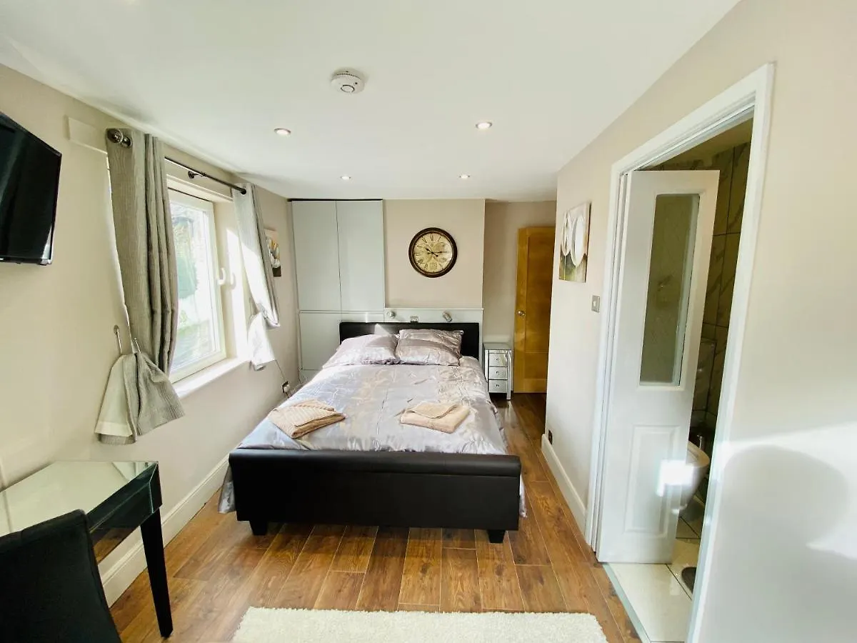 Modern Stylish Apartment At Brighton Station